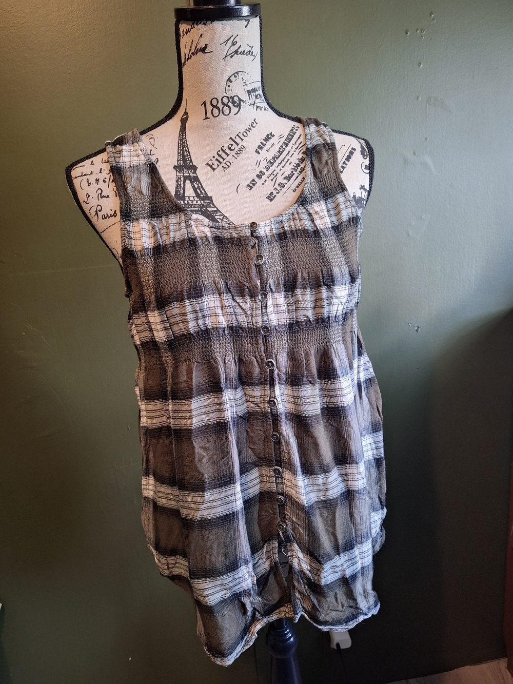 Knox Rose Brown and White Plaid Sleeveless Button-Front Tank
